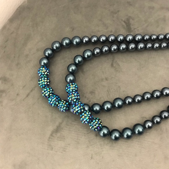 Vintage blue pearl necklace